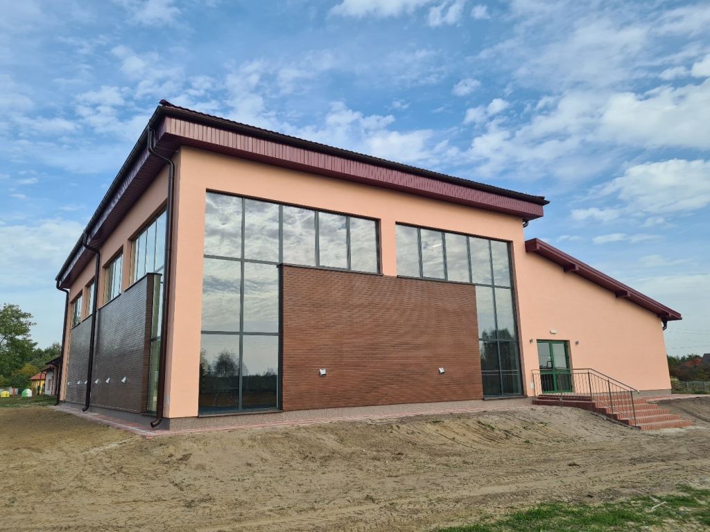 Zakończyła się budowa sali gimnastycznej w Jeżowem Kameralnem
