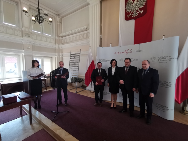 Wójt odebrał promesy MSWiA dla Gminy Jeżowe 