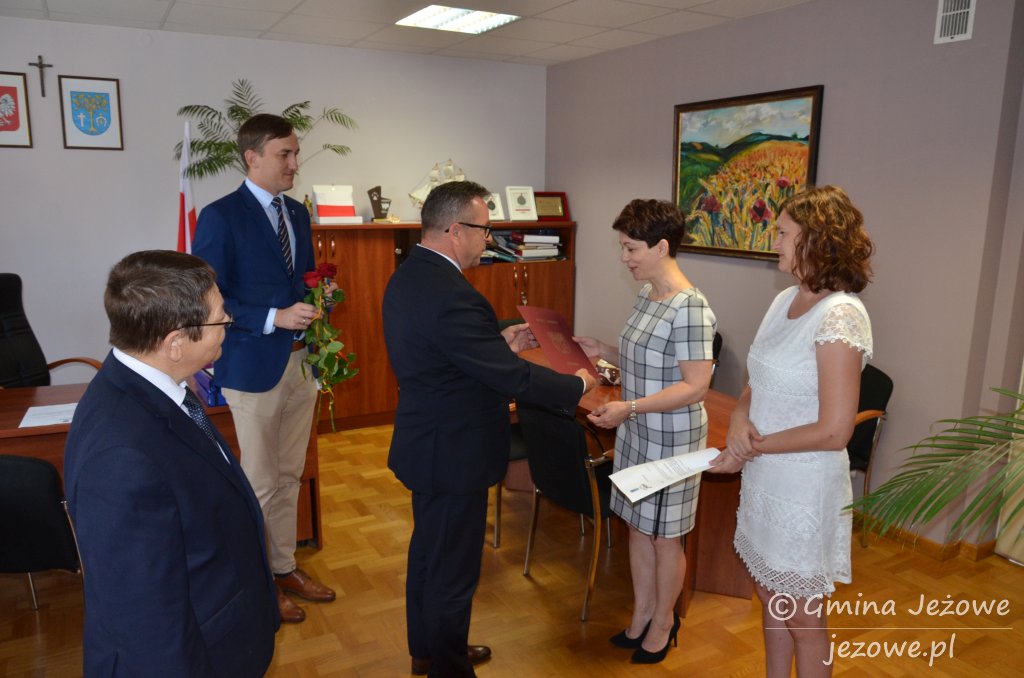 Wręczenie aktów nadania stopnia awansu zawodowego nauczyciela mianowanego 