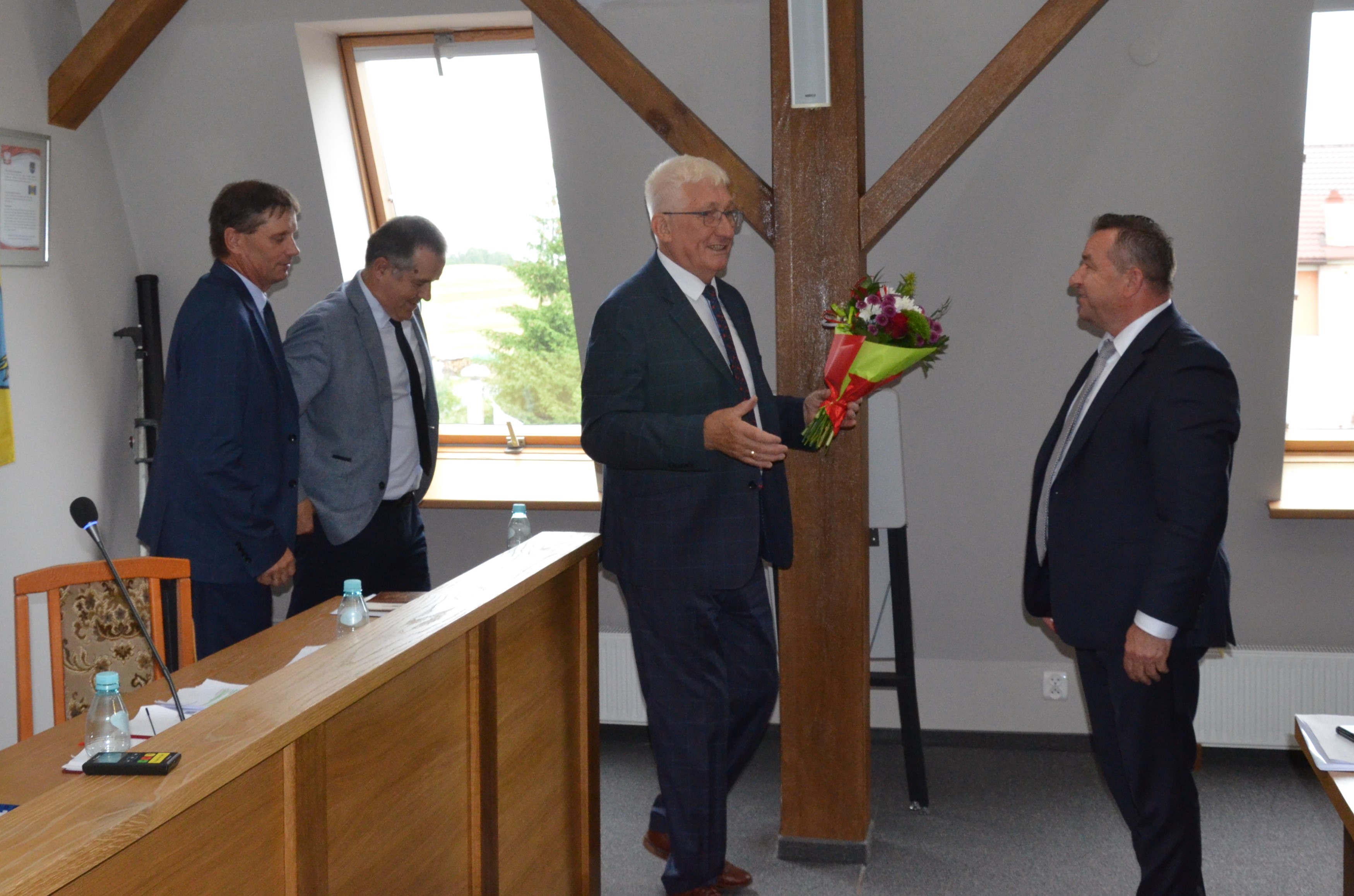 Wójt z absolutorium i wotum zaufania 