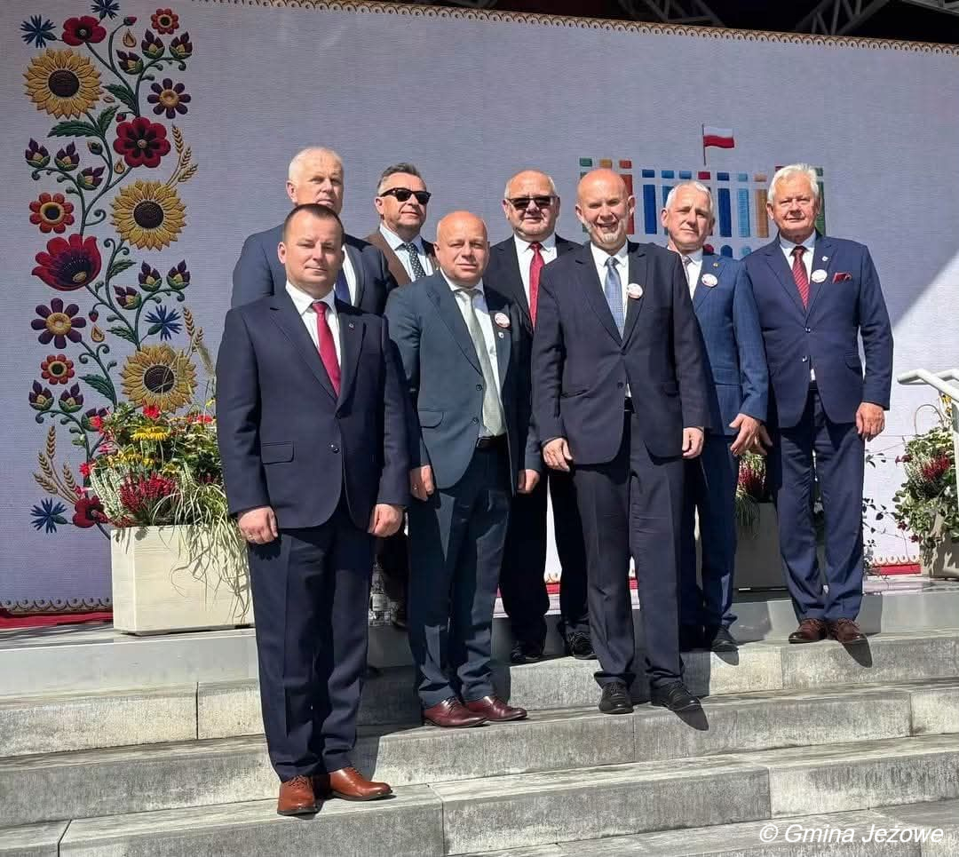 Gmina Jeżowe na Dożynkach Prezydenckich w Tryńczy